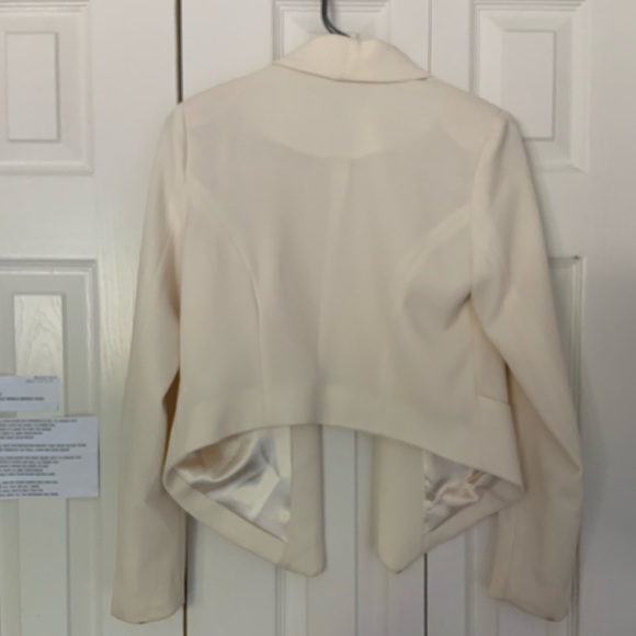 Cream blazer - Picture 3 of 3